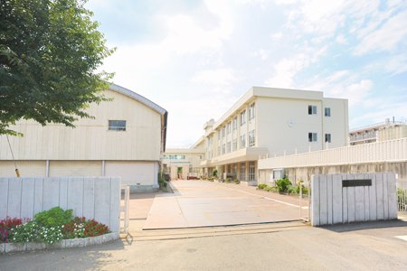 新町中学校