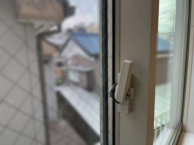 サッシ・ロック部