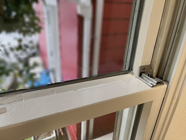 サッシ・ロック部