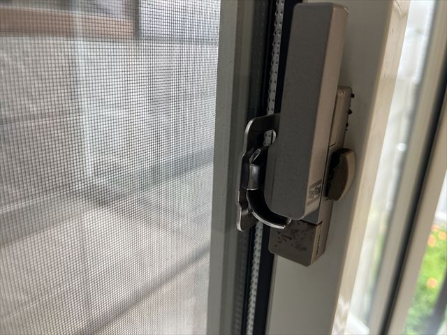 サッシ・ロック部