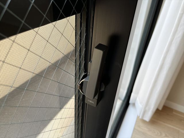 サッシ部ロック