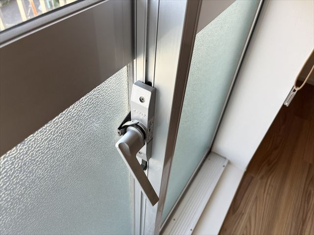 サッシ部ロック